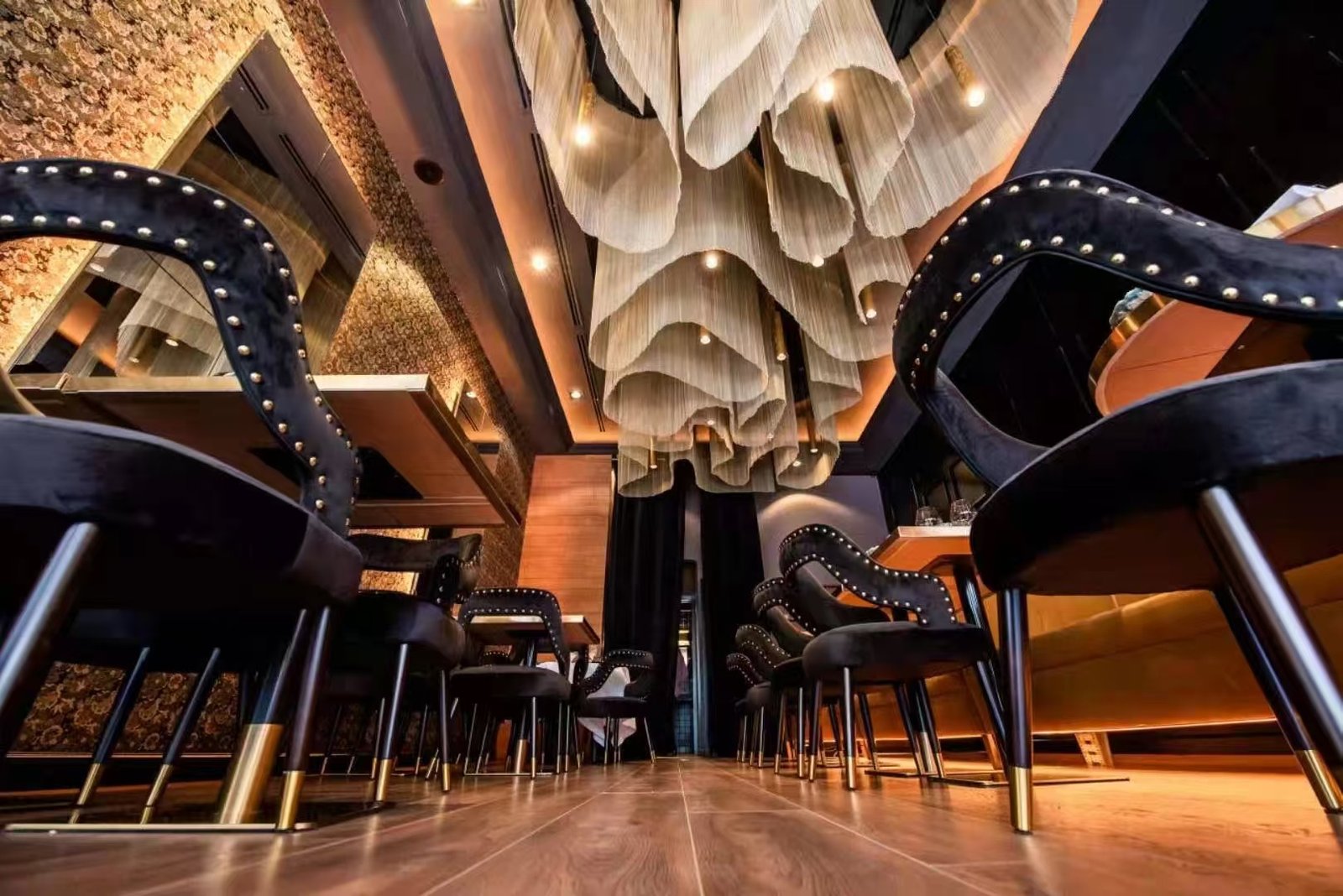 Bespoke metal fringe ceiling by NEXTOP in luxury restaurant Australia