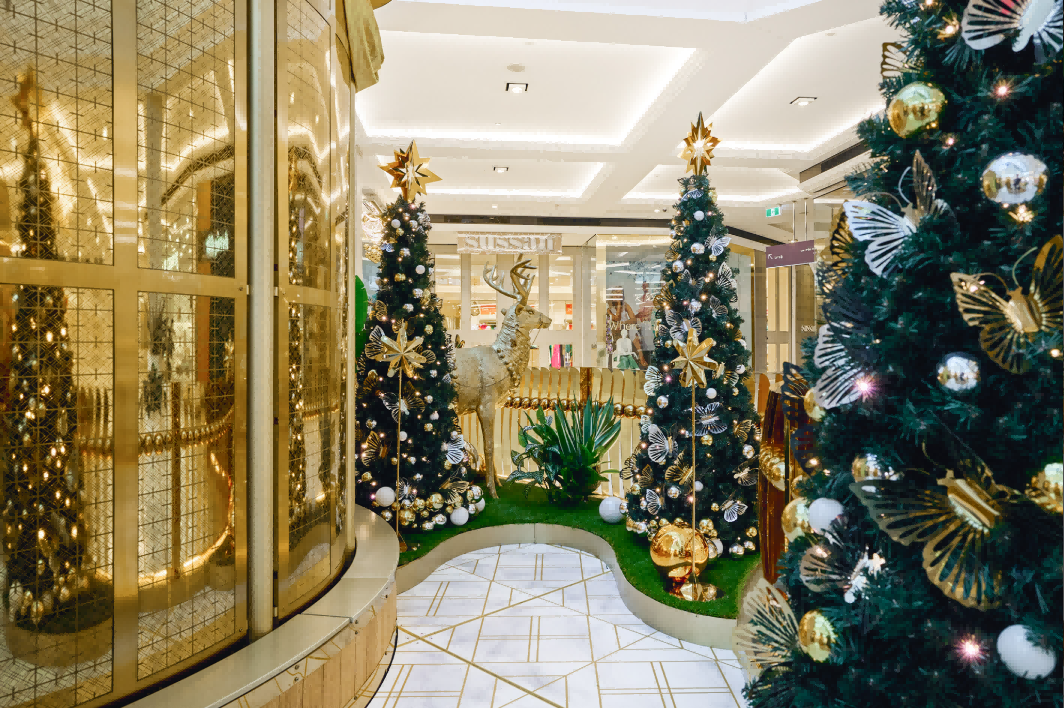 NEXTOP metallic holiday decoration installation inside an Australian luxury retailer store
